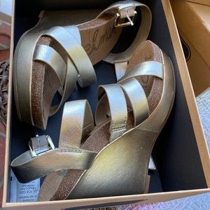 Gold Sam a Edelman wedge sandal